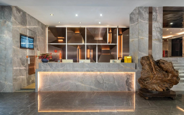 Warmyes Business Hotel