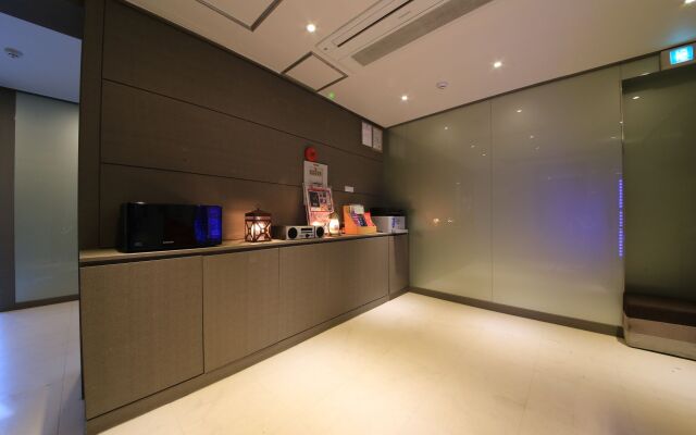 Hotel M Story