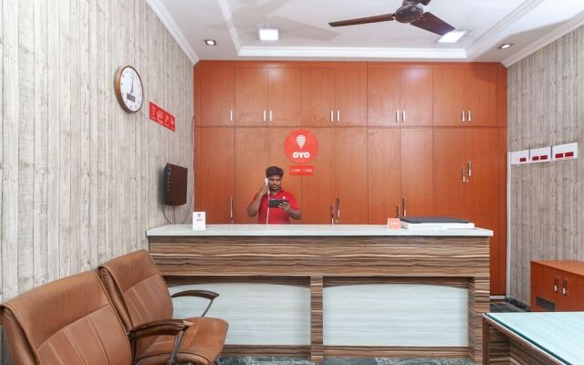 OYO 13006 Arumbakkam Inn