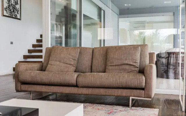 Exclusive Lake Villa