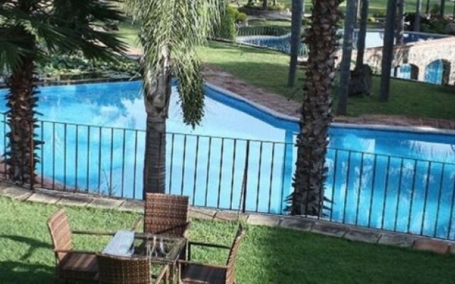 Jardi Hotel