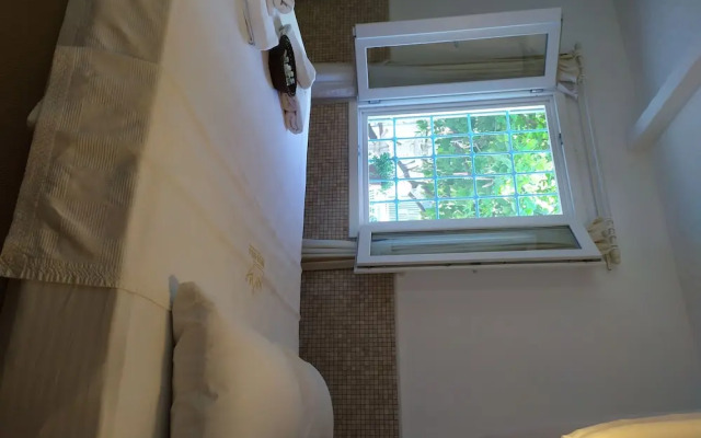 Queen Nano Hotel