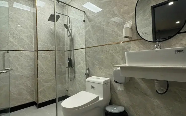 Reddoorz Plus Near Saigon Centre