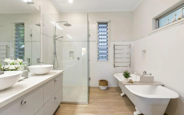 Enterprise St Prestigious Home with Breathtaking Views