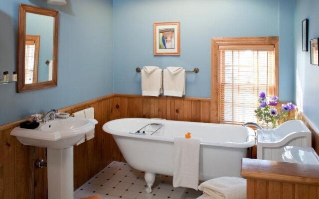 Captain Jefferds Inn
