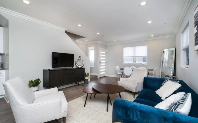 Brand NEW Luxury Modern 3bdr Townhome In Silver Lake