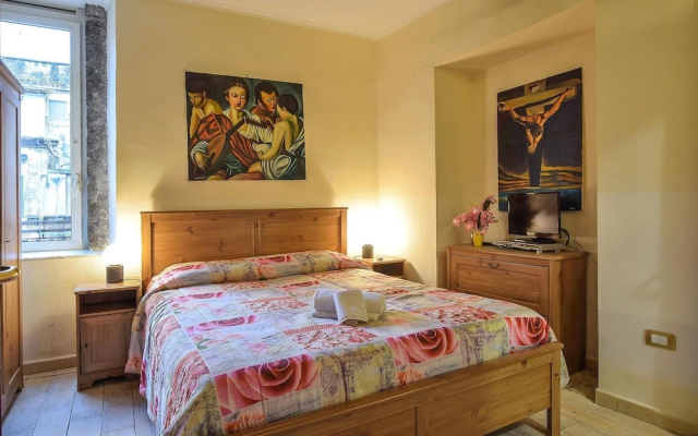 Stunning Apartment in Napoli With Wifi and 2 Bedrooms