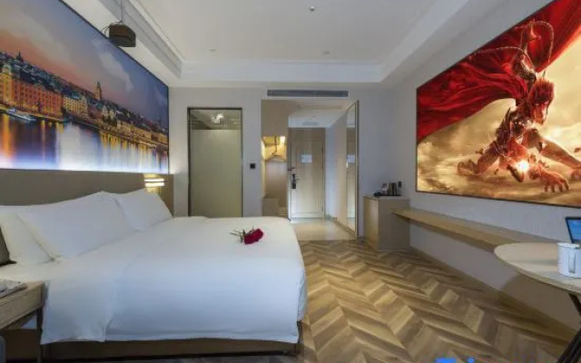 Vienna Hotel (Longhu Store, South Zijingshan Road, Zhengzhou)