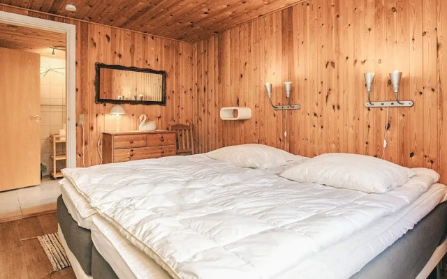 4 Star Holiday Home in Hals