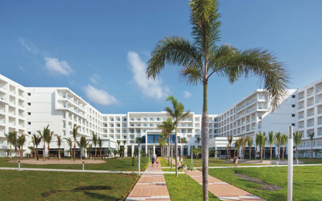 Hotel Riu Playa Blanca - All Inclusive
