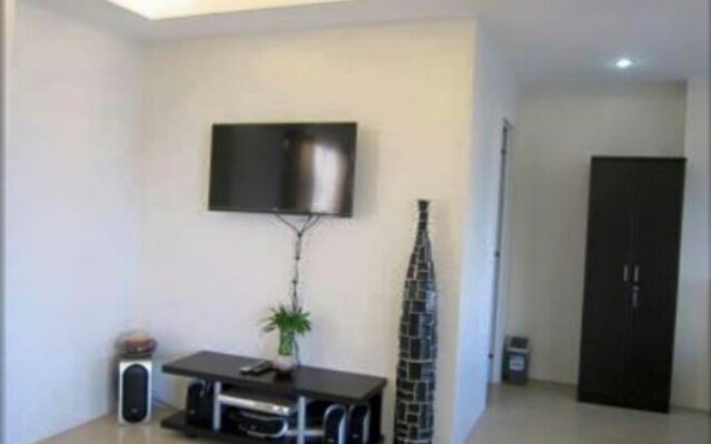 Isyian Beach House Retreat