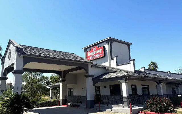 Hotel O Regency Suites Houston - IAH Beltway 8