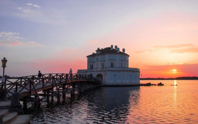 Vulkan Capsule Hostel