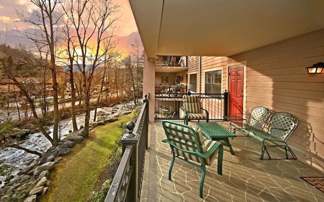 Riverfront Relaxation 2 Bedroom Home