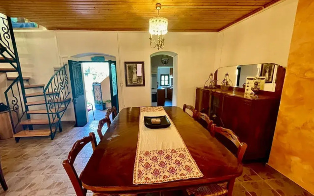 Kansoneta-traditional Mansion in Gastouri Village