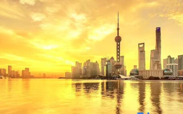 Qingmu Select Hotel (Shanghai Railway Station Zhongxing Road Metro Station)