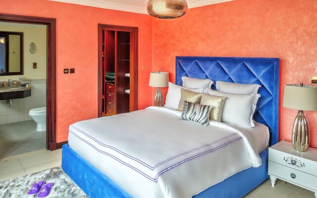 The Palm Jumeirah Villas - Frond E by LUX Holiday Home