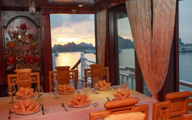 Viola Cruise Halong Bay