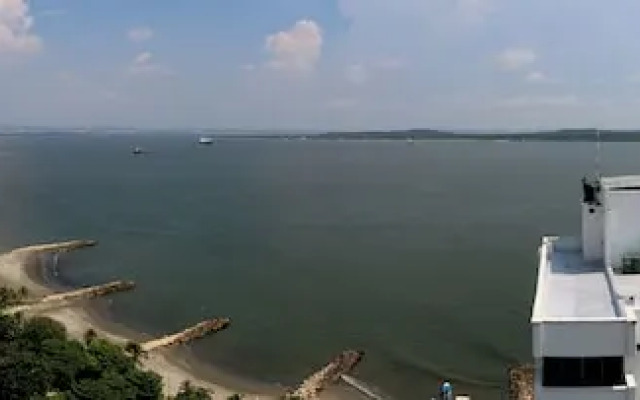 2 Bedroom Apartment 2c19 With Pool