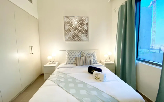 Marco Polo - Lofty Apt with Balcony Near Dubai Hills Mall