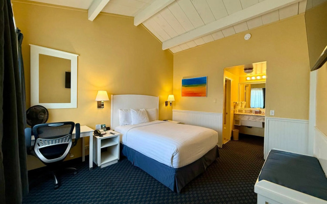 Monterey Bay Lodge