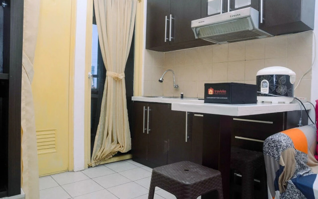 Tidy 2BR with Modern Design Green Pramuka City Apartment
