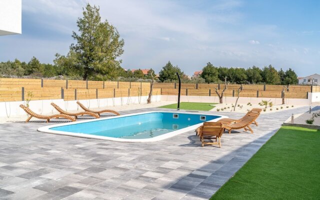 Comfy Villa in Vodice With Swimming Pool