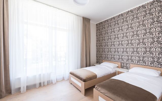 Black Pearl Apartments