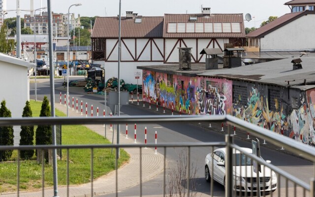 Kapitański Mostek by Renters