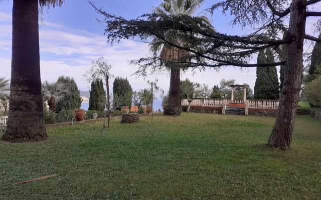 Paradiso Al Mare Shared Pool