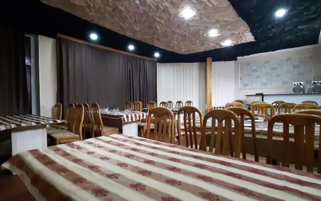 F Garden Hotel