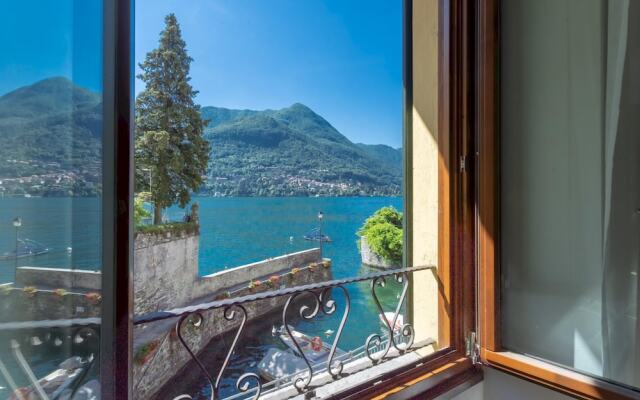 Co-b730-regi37a2 - Romantic Pier