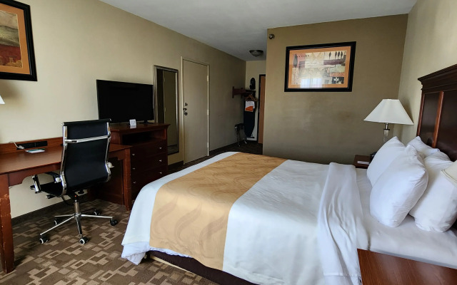 Quality Inn I-70 at Wanamaker