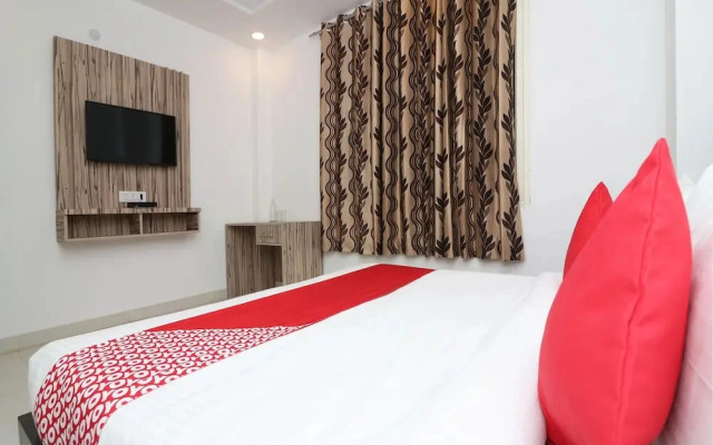 Pitampura Metro Station By OYO Rooms