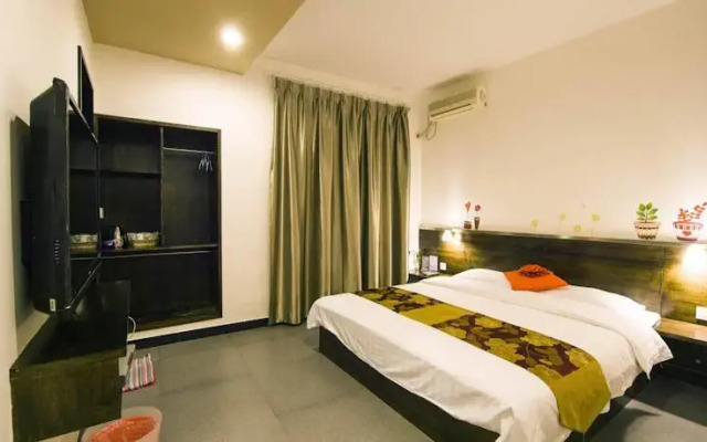 Ji An Li Inn Diecui Road