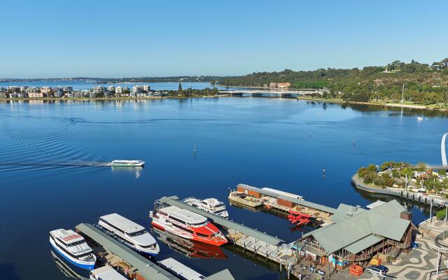 DoubleTree by Hilton Perth Waterfront