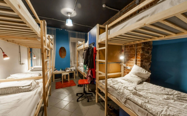 Fabrika Hostel&Gallery