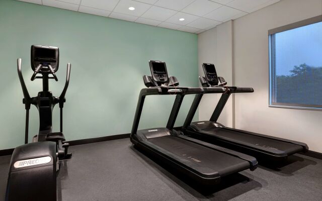 Tru by Hilton Grantville, PA