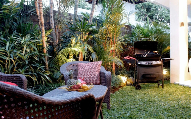 Seminyak White Design Villa