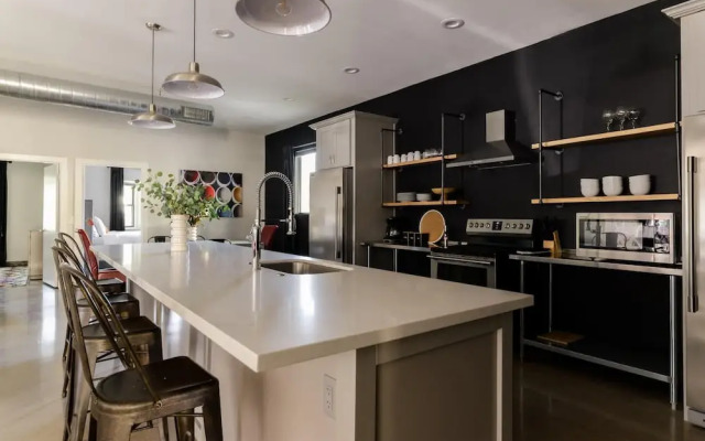 E Main St Unit A - Luna