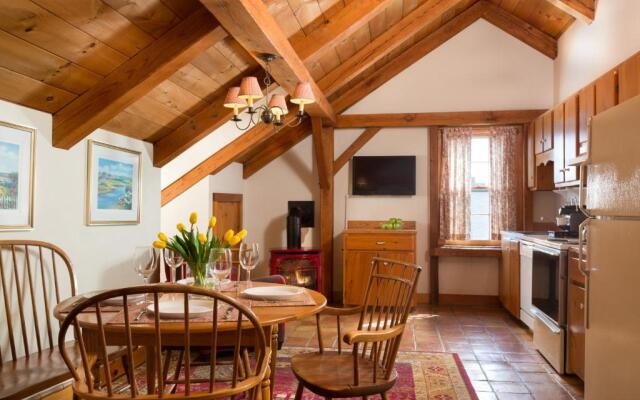 Seven Sea Street Inn