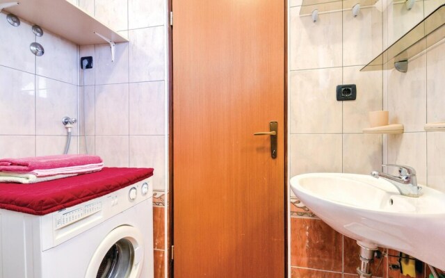 Amazing Apartment in Banjole With 1 Bedrooms, Wifi and Outdoor Swimming Pool