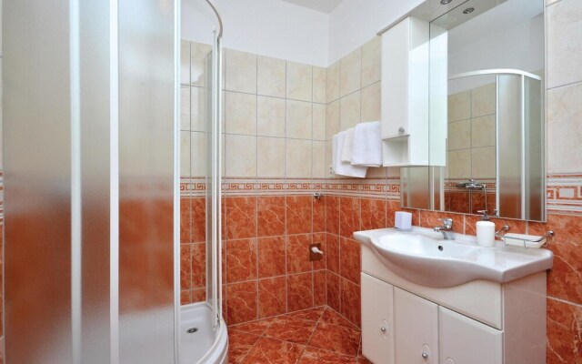 Amazing Home in Podstrana With Wifi and 3 Bedrooms