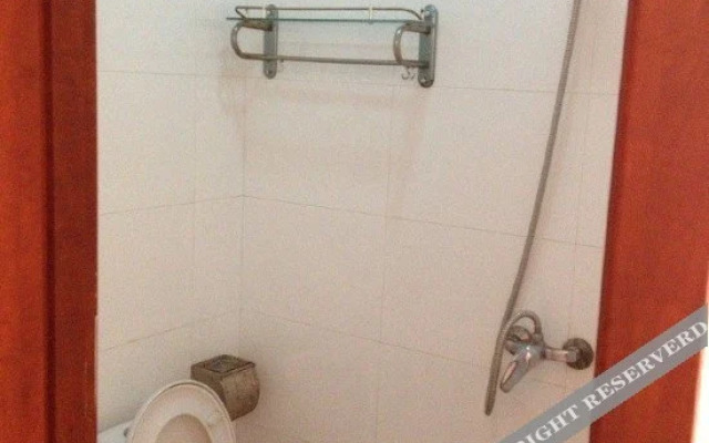 Yiyi Hotel