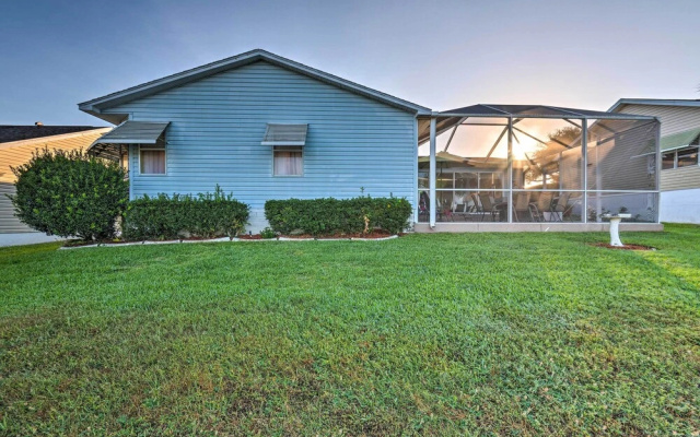 Lovely Lady Lake Home w/ Resort Amenities & Lanai!