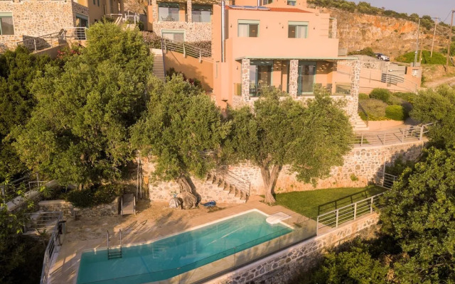 Ouzo Panoramic Houses 2, with private pool