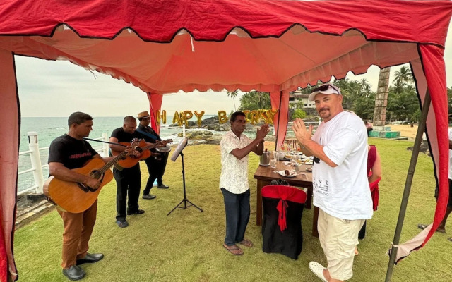 Scarlet White Resort