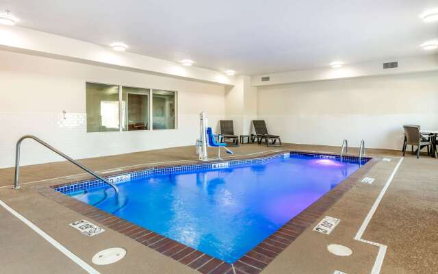 Comfort Inn & Suites Van Buren - Fort Smith