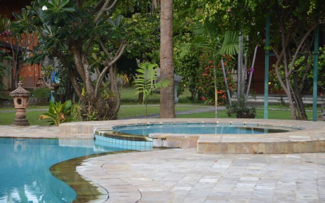 Bagus Beach Resort Lovina