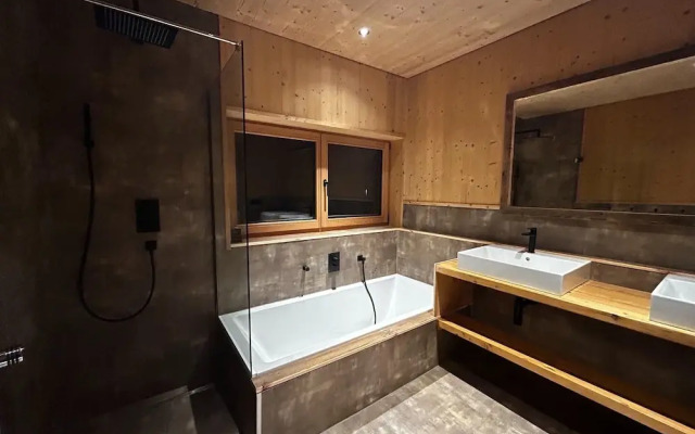Chalet With Private Sauna House and Garden